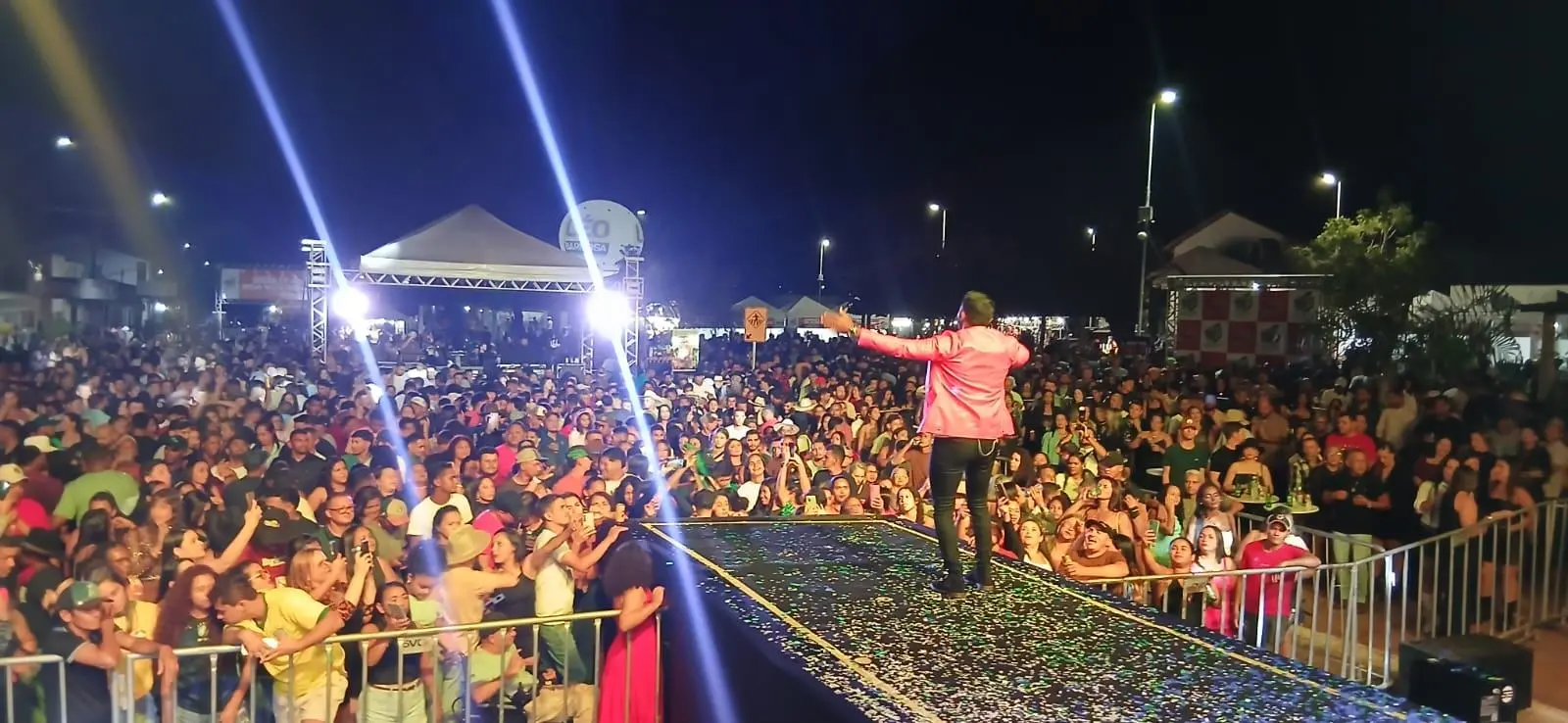 Shows e grande público marcam as comemorações dos 37 anos de Aparecida do Rio Negro